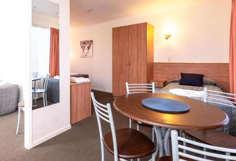 فندق على الطريق Riviera On Ruthven