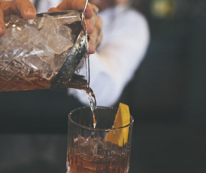 فندق على الطريق The Oriana Orange   Retro Hotel & Resort