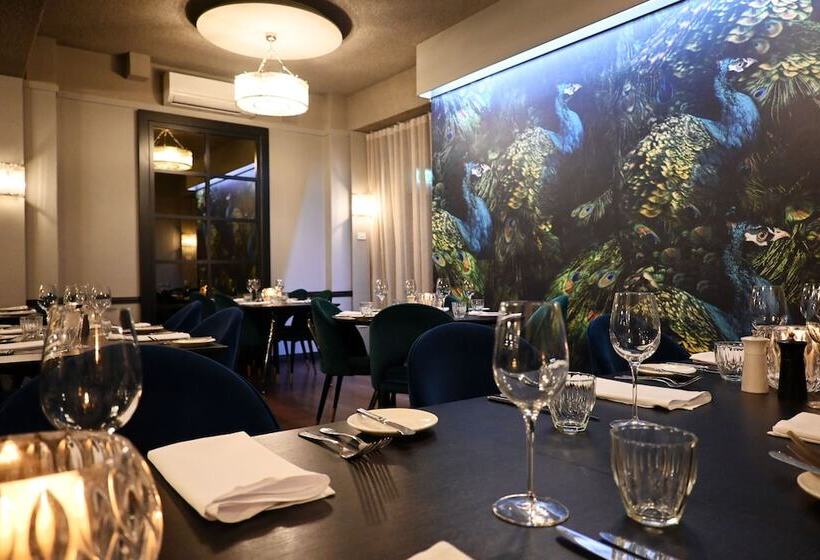 מוטל The Oriana Orange   Retro Hotel & Resort