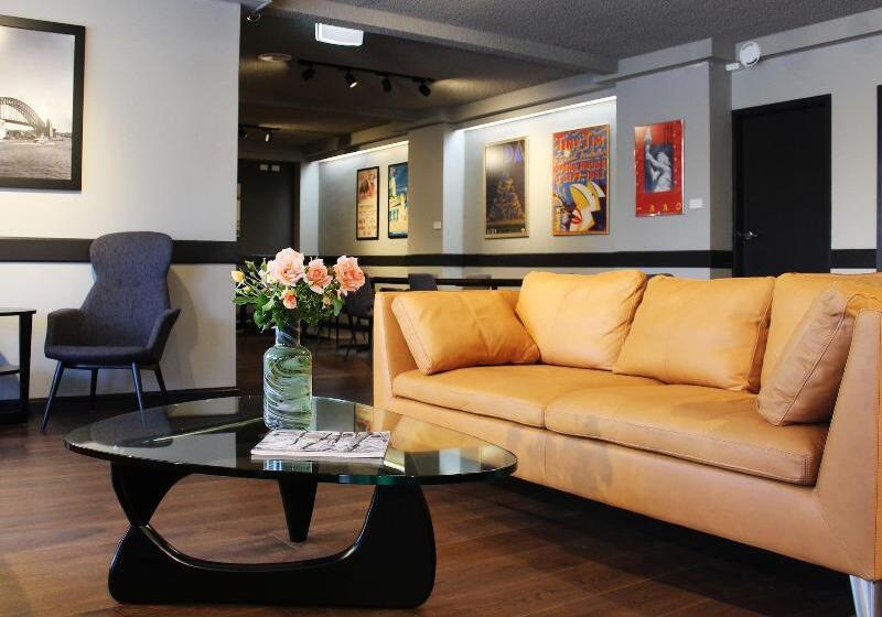 מוטל The Oriana Orange   Retro Hotel & Resort