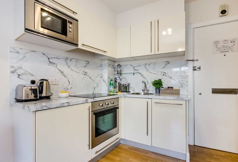 Nell Gwynn Chelsea Accommodation