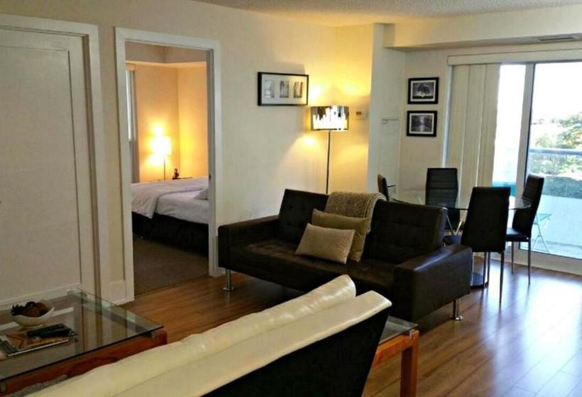 Pelicanstay In Downtown Toronto