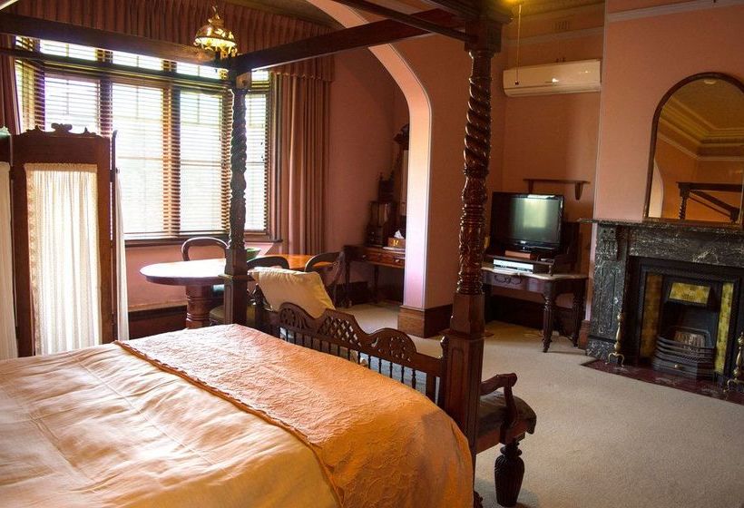 פנסיון Mates Gully