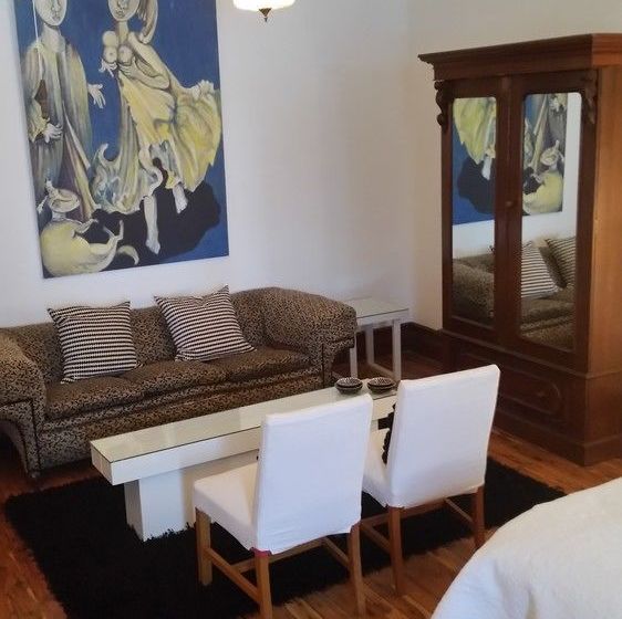 פנסיון Mates Gully