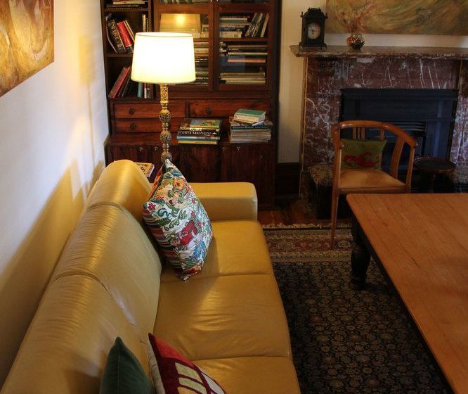 פנסיון Mates Gully