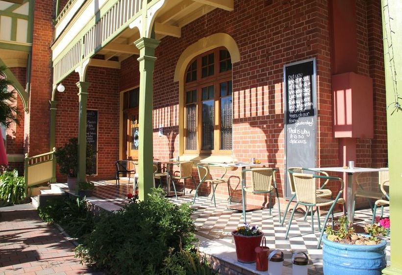 פנסיון Mates Gully