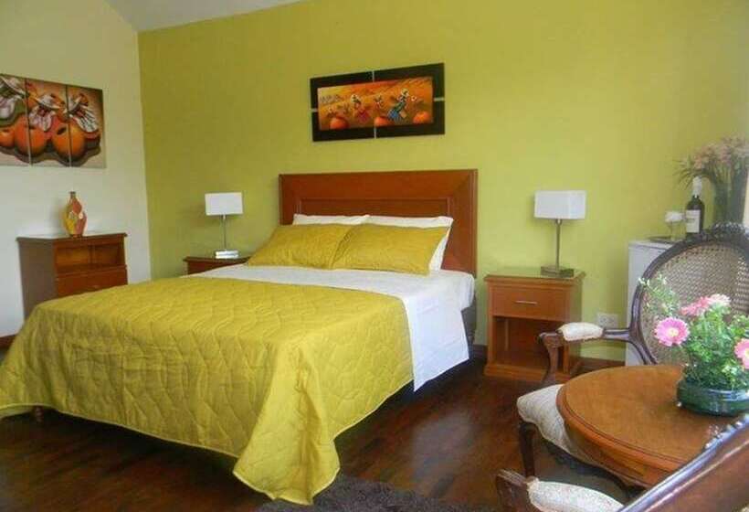 פנסיון Sevilla House