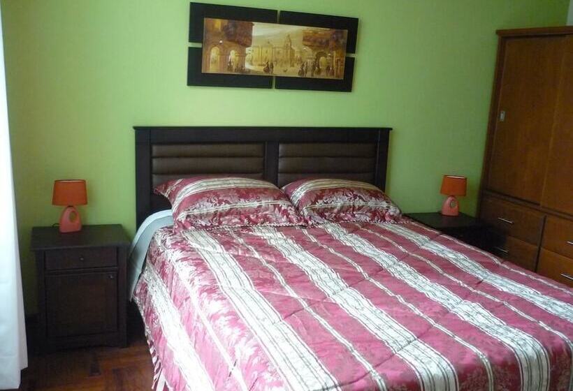 פנסיון Sevilla House