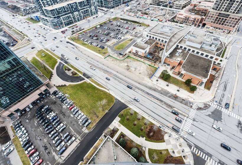 Sarkar Suites 330 Burnhamthorpe Road