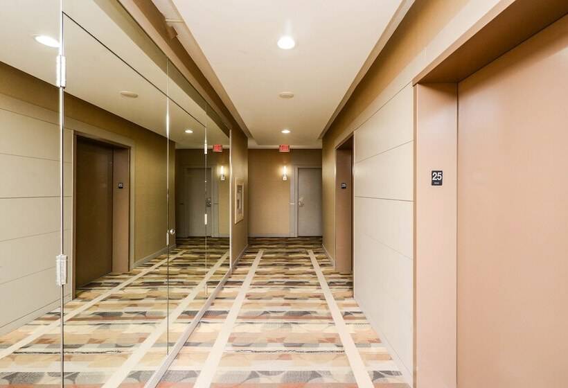 Sarkar Suites 330 Burnhamthorpe Road