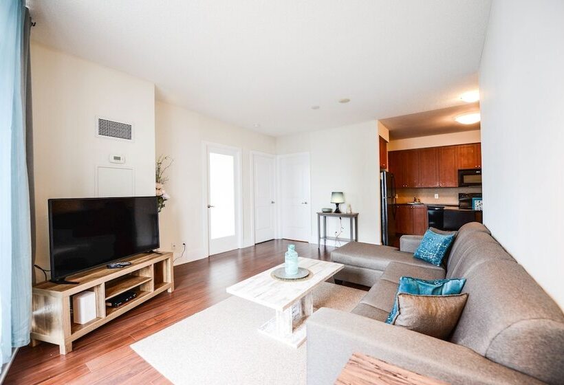 Sarkar Suites 330 Burnhamthorpe Road