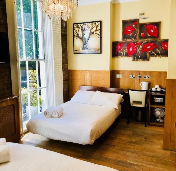 The Melville Hotel By Rokxy Kings Cross