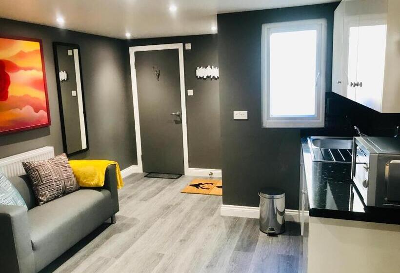 The Melville Hotel By Rokxy  Kings Cross