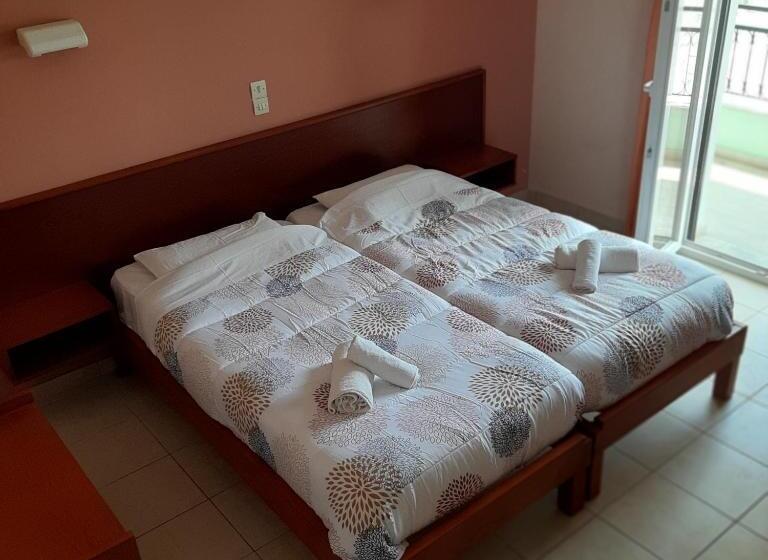 Zefiros Apartments