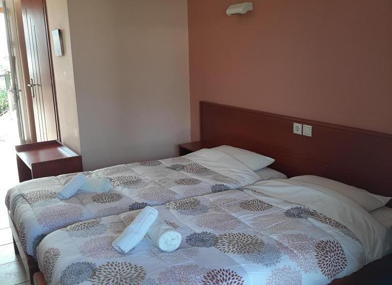 Zefiros Apartments