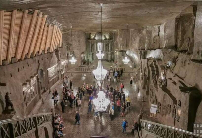 הוסטל Krakow Apartments & Rooms