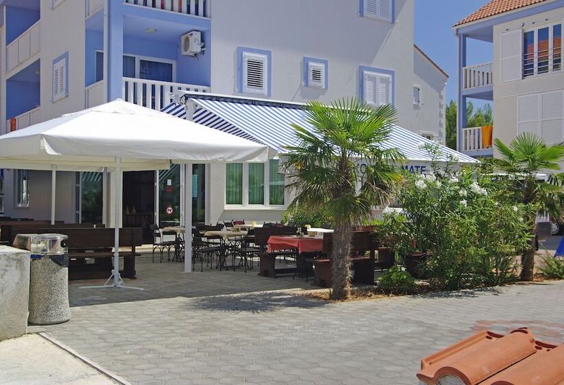 Aparthotel Marina Gromela