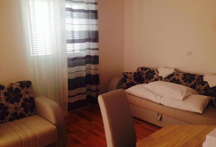 Apartments Premantura Dom