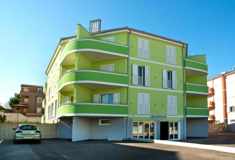 Apartments Premantura Dom