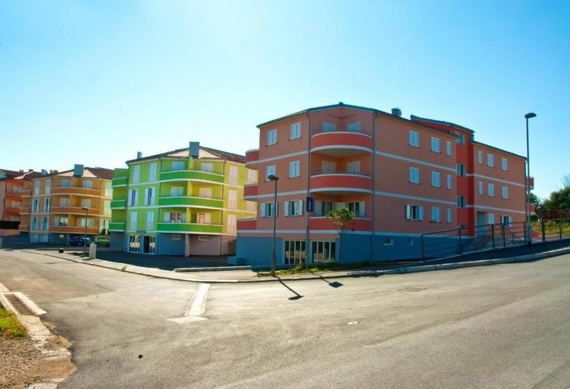 Apartments Premantura Dom