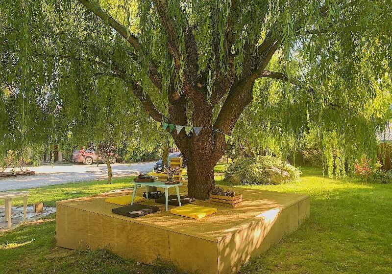 Archway Motels & Chalets