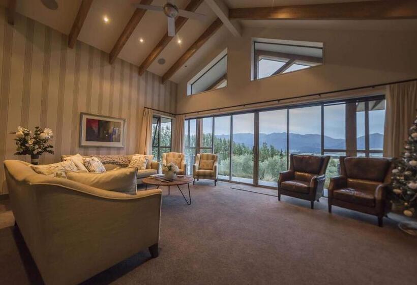 مبيت وإفطار Amuri Estate Luxury Lodge