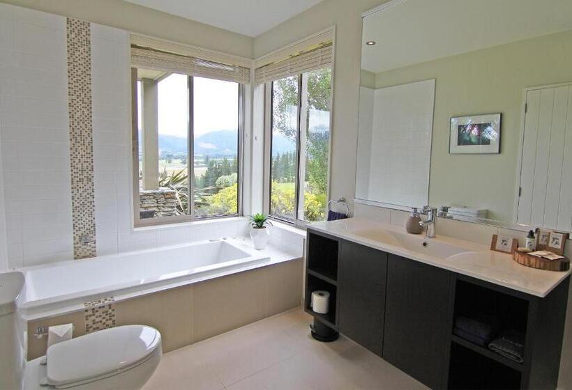 مبيت وإفطار Amuri Estate Luxury Lodge