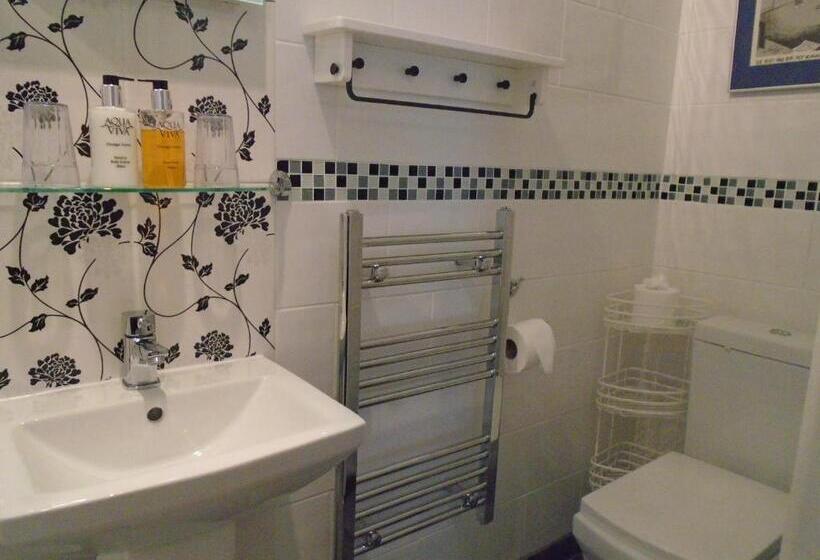 민박 Cambridge House Room Only Accommodation For Adults