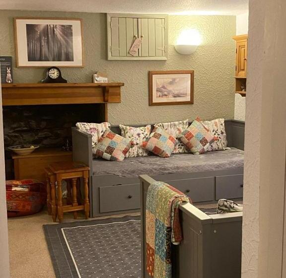 민박 Cambridge House Room Only Accommodation For Adults