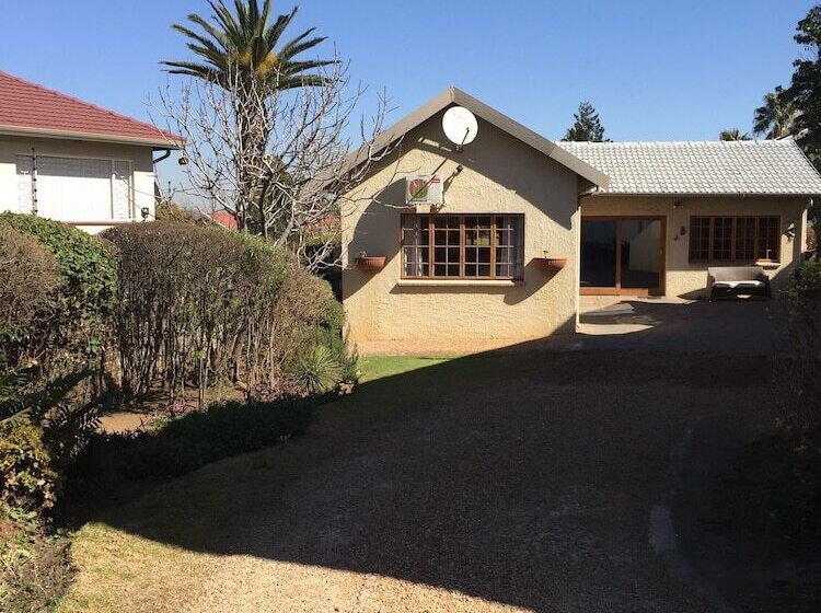 צימר Eagle Crest Executive Lodge