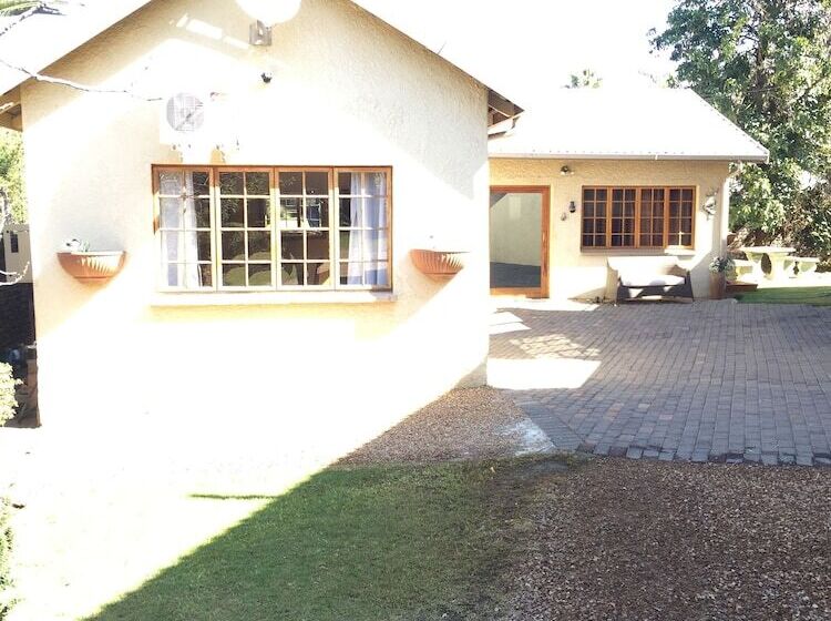 צימר Eagle Crest Executive Lodge