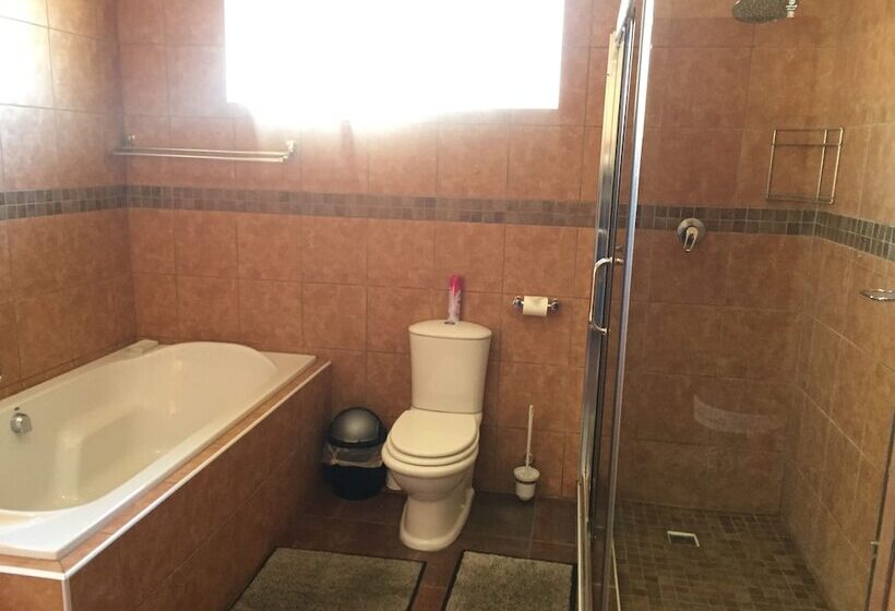 צימר Eagle Crest Executive Lodge