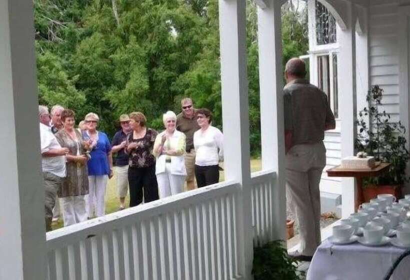 Bed and Breakfast Gunyah Country Estate