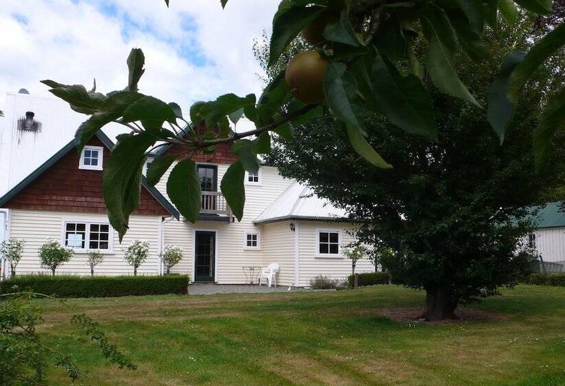 Bed and Breakfast Gunyah Country Estate