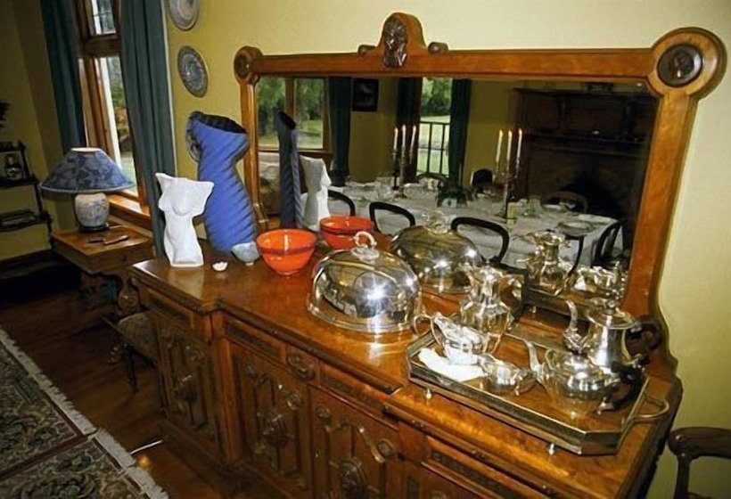 Bed and Breakfast Gunyah Country Estate