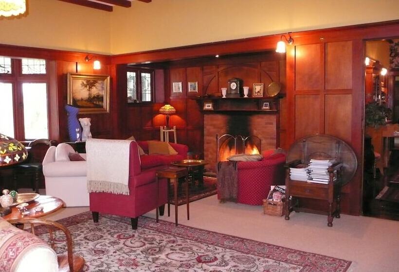 Bed and Breakfast Gunyah Country Estate