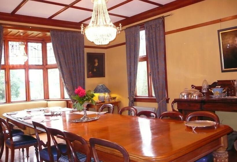 Bed and Breakfast Gunyah Country Estate