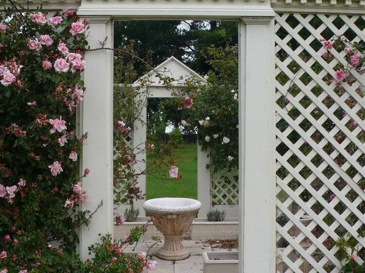 Bed and Breakfast Gunyah Country Estate