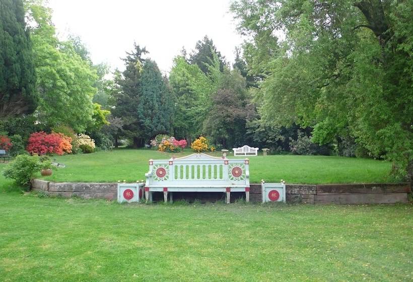 Bed and Breakfast Gunyah Country Estate