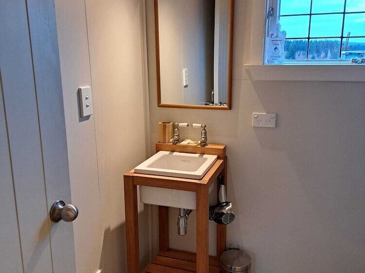 Bed and Breakfast Gunyah Country Estate