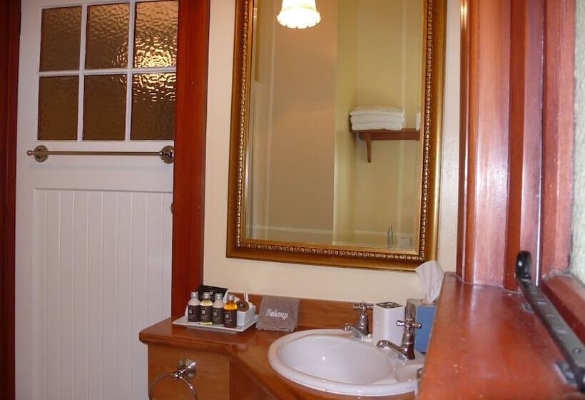 Bed and Breakfast Gunyah Country Estate