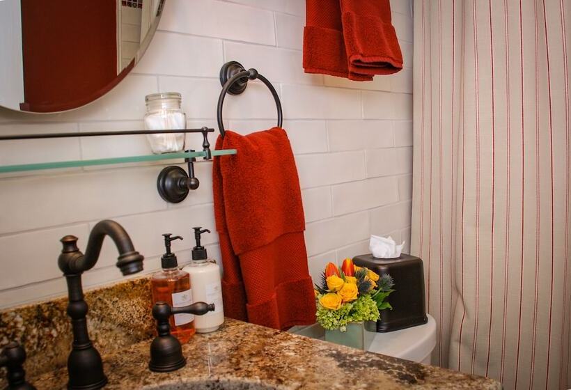 ベッドアンドブレックファースト Inn By The Bandstand