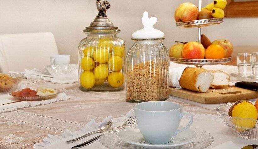 تختخواب و صبحانه La Villetta Suite