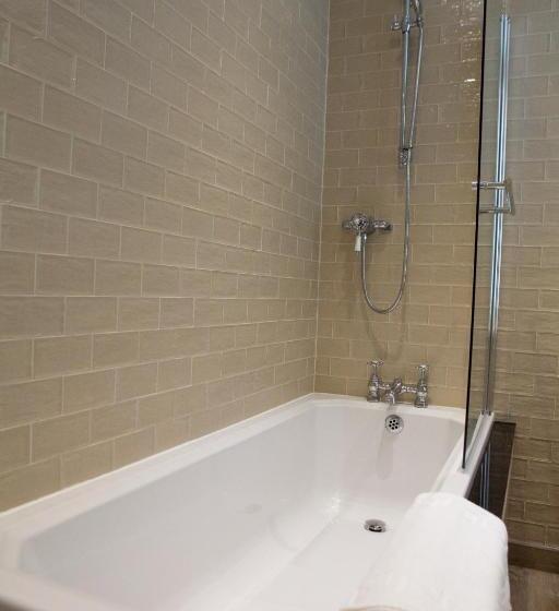 مبيت وإفطار Saracens Head