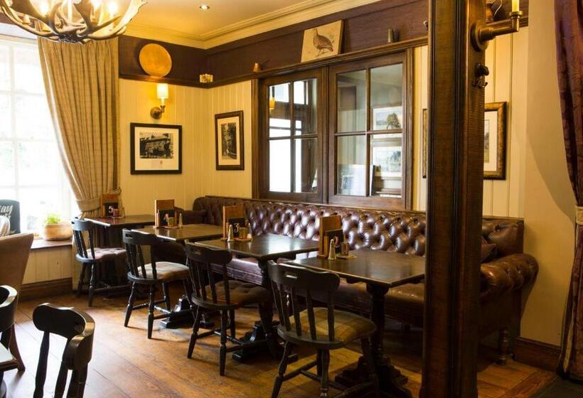 مبيت وإفطار Saracens Head