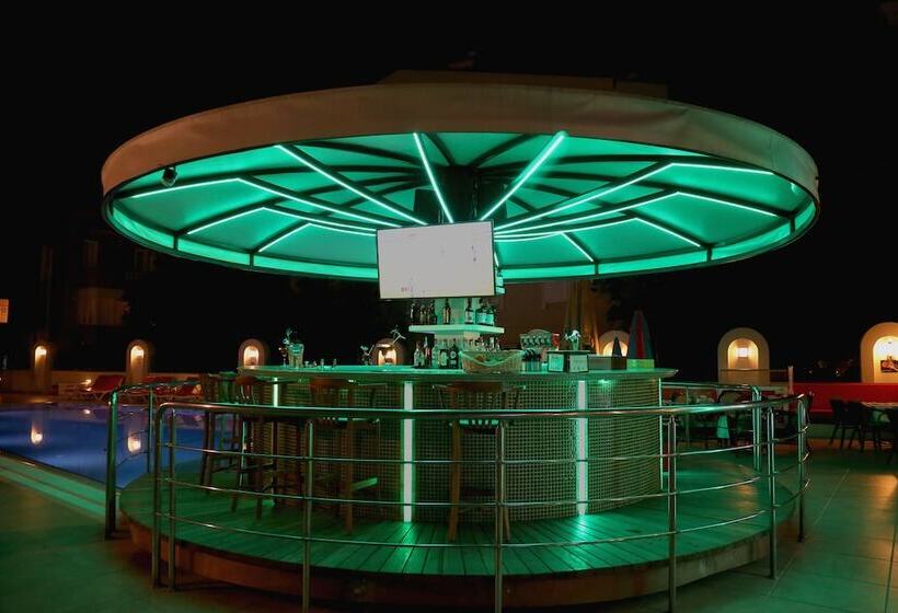 Club Karakas Apart Otel