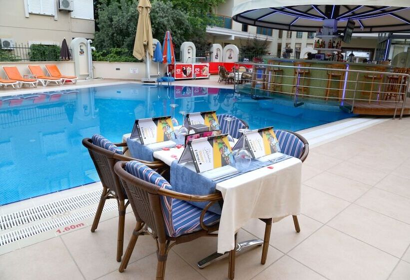Club Karakas Apart Otel