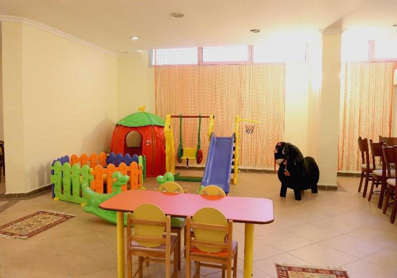 Club Karakas Apart Otel