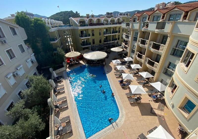 Club Karakas Apart Otel