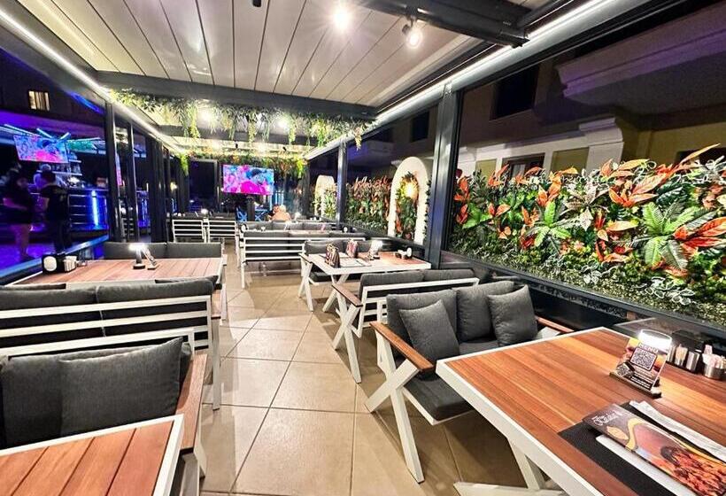 Club Karakas Apart Otel